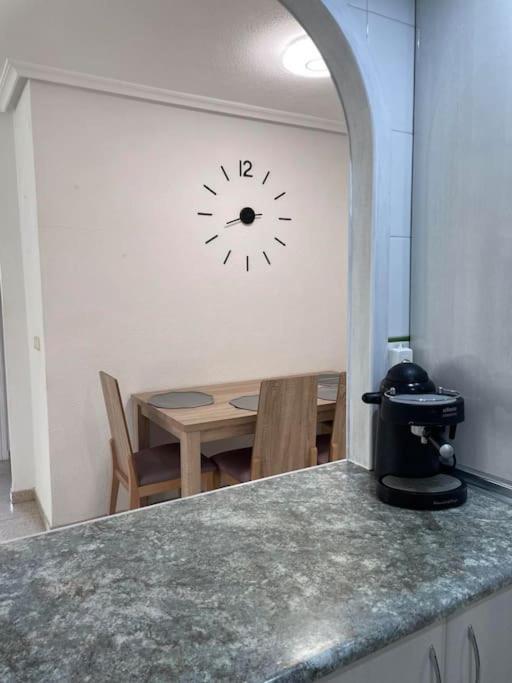Flamenco Chill Apartment Torrevieja Buitenkant foto